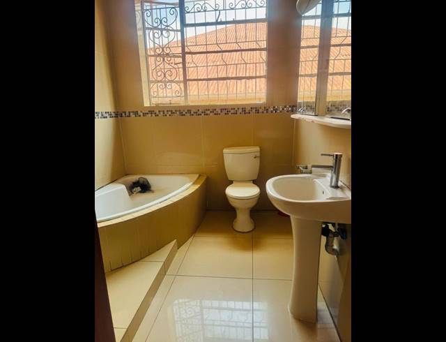 4 BEDROOM HOUSE FOR SALE IN KENSINGTON
